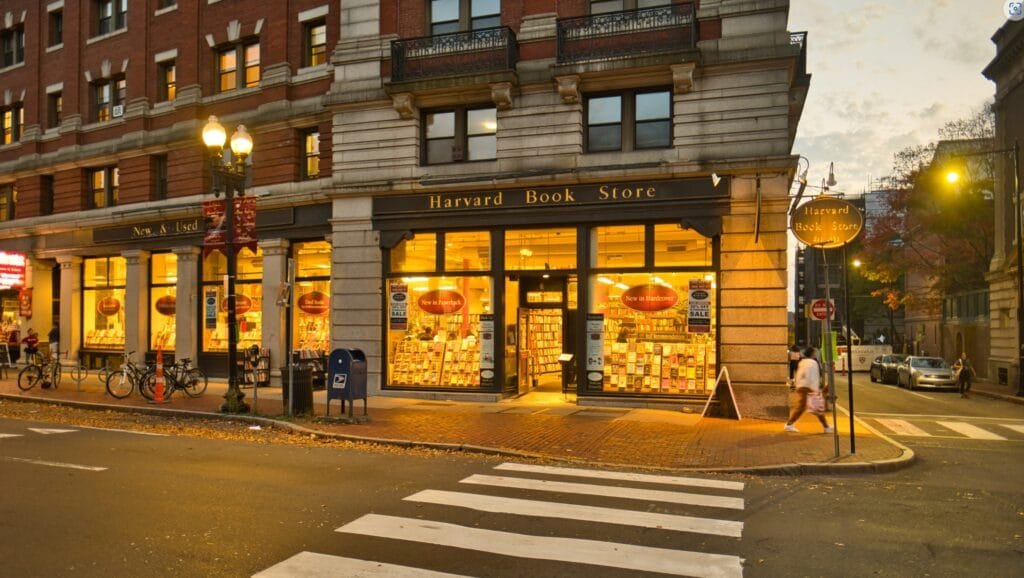 Între Sărut și Durere – cartea scriitoarei Anișoara Laura Mustețiu ajunge la Harvard