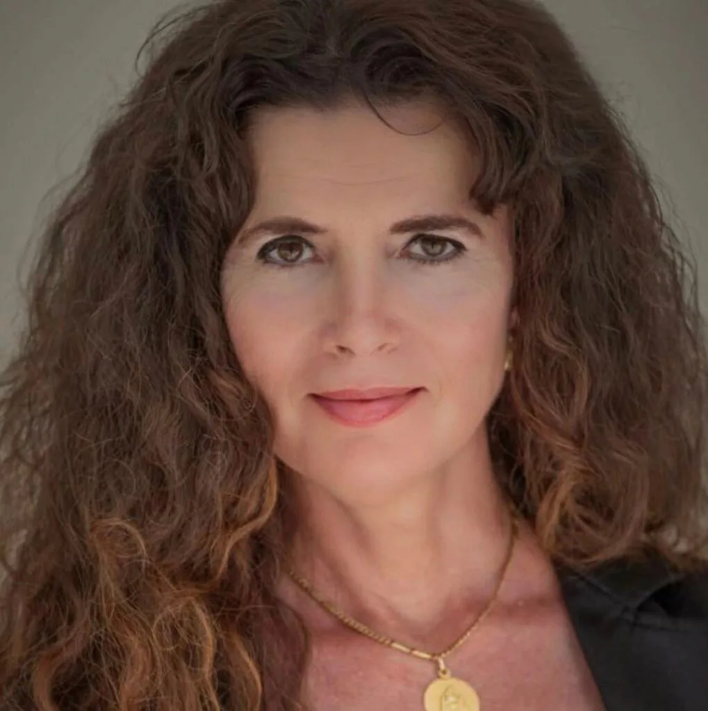 Anișoara Laura Mustețiu – scriitoare română, literatură contemporană